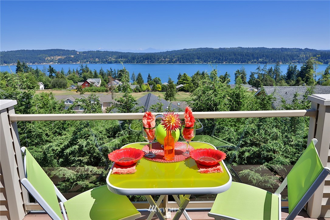 4913 Breezefair Road Freeland, WA 98249 - Photo 1 of 25 Gallery Image 1