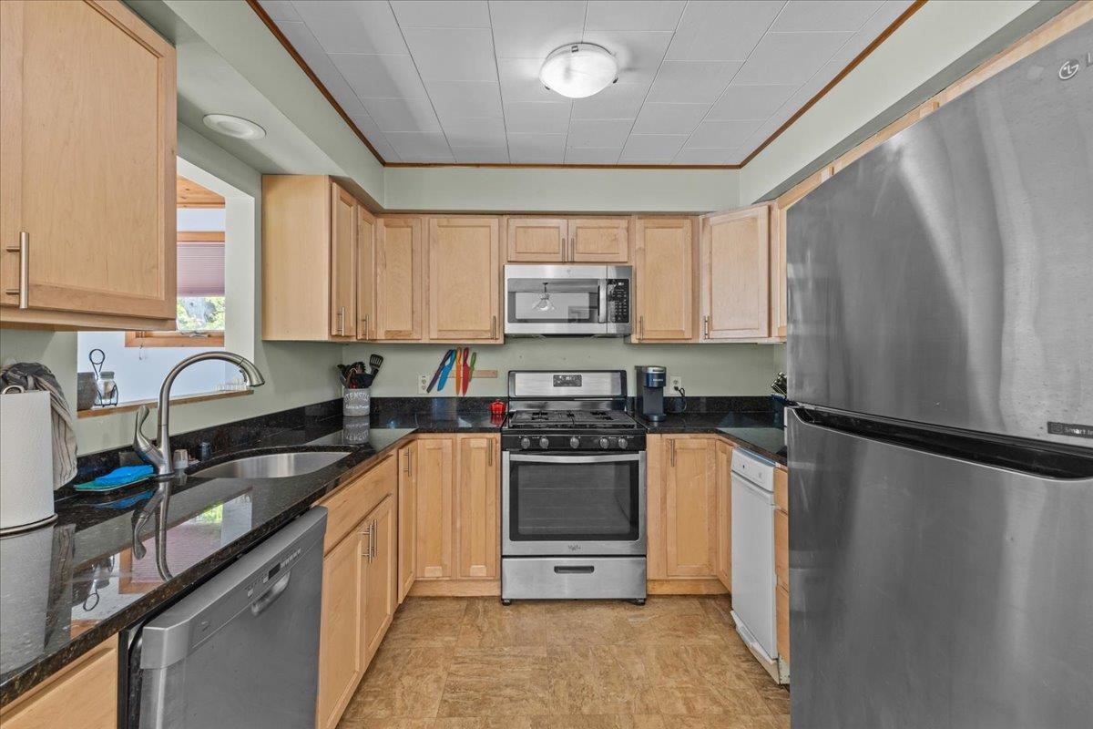 245 West Shore Road South Hero, VT 05486 - Photo 28 of 52 Gallery Image 28