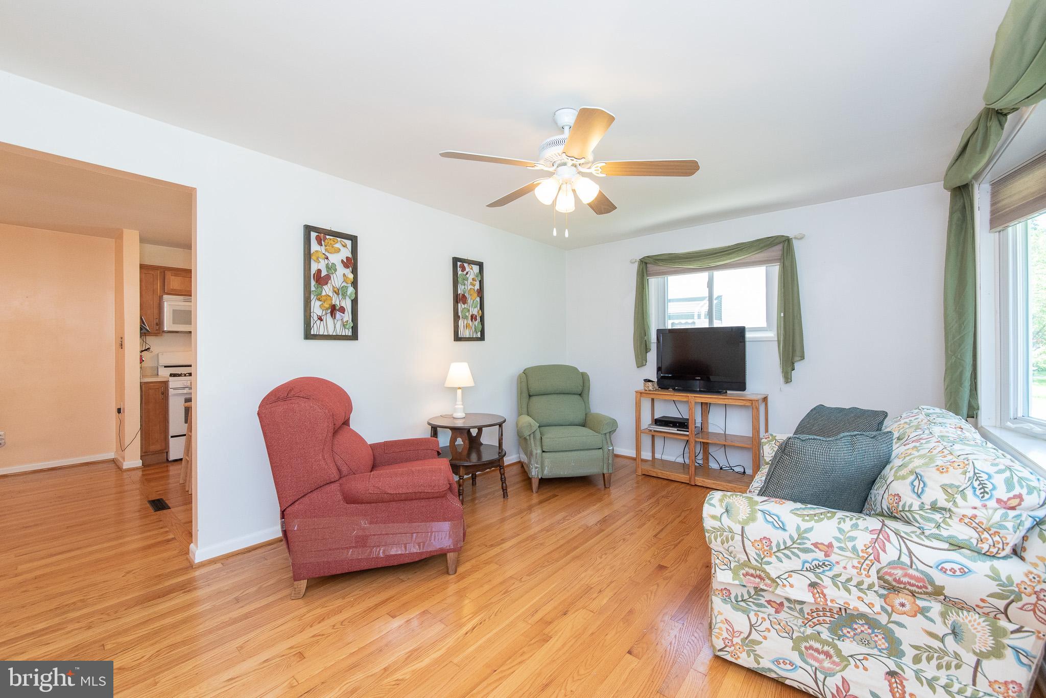 9711 Uxbridge Road Baltimore, MD 21234 - Photo 6 of 39 Living Room
