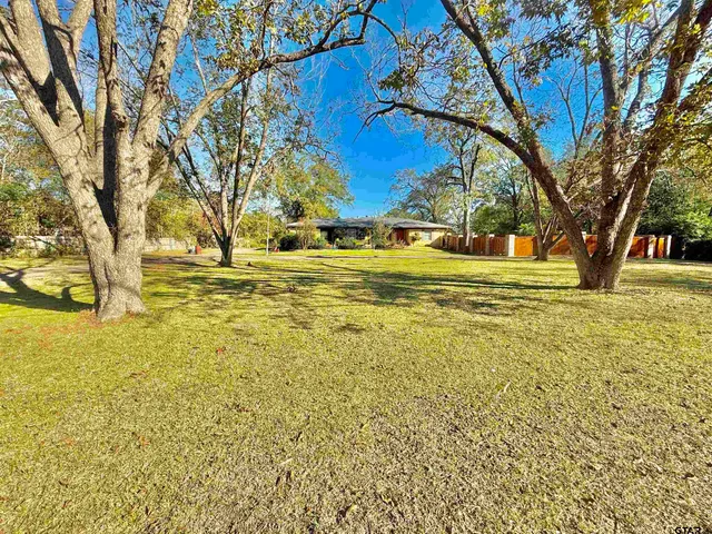 $315,000 | 2008 Longview Drive, Henderson, TX 75652