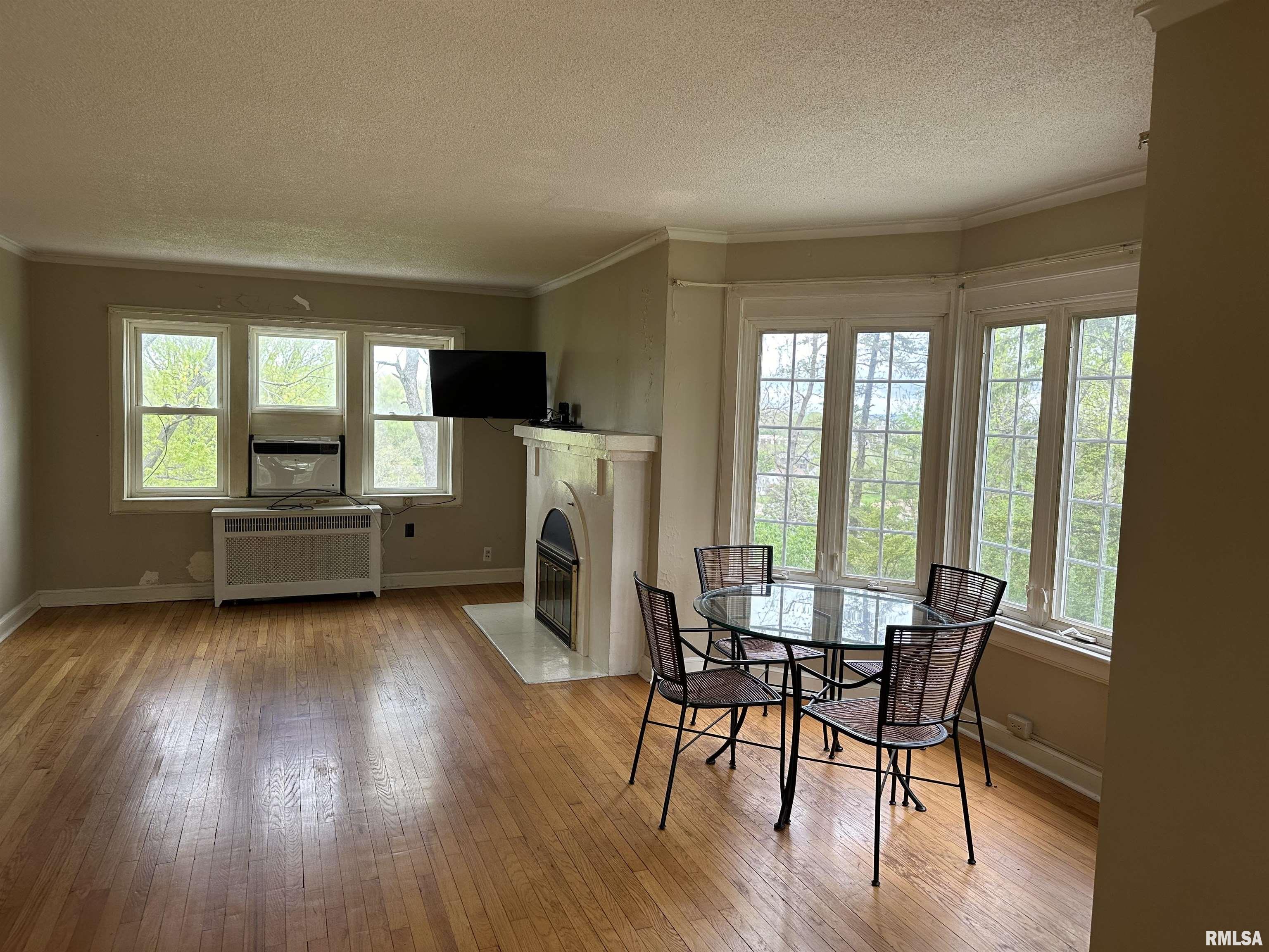 2 Breezy Point Road, Unit 2 Clinton, IA 52732 - Photo 7 of 29 Gallery Image 7