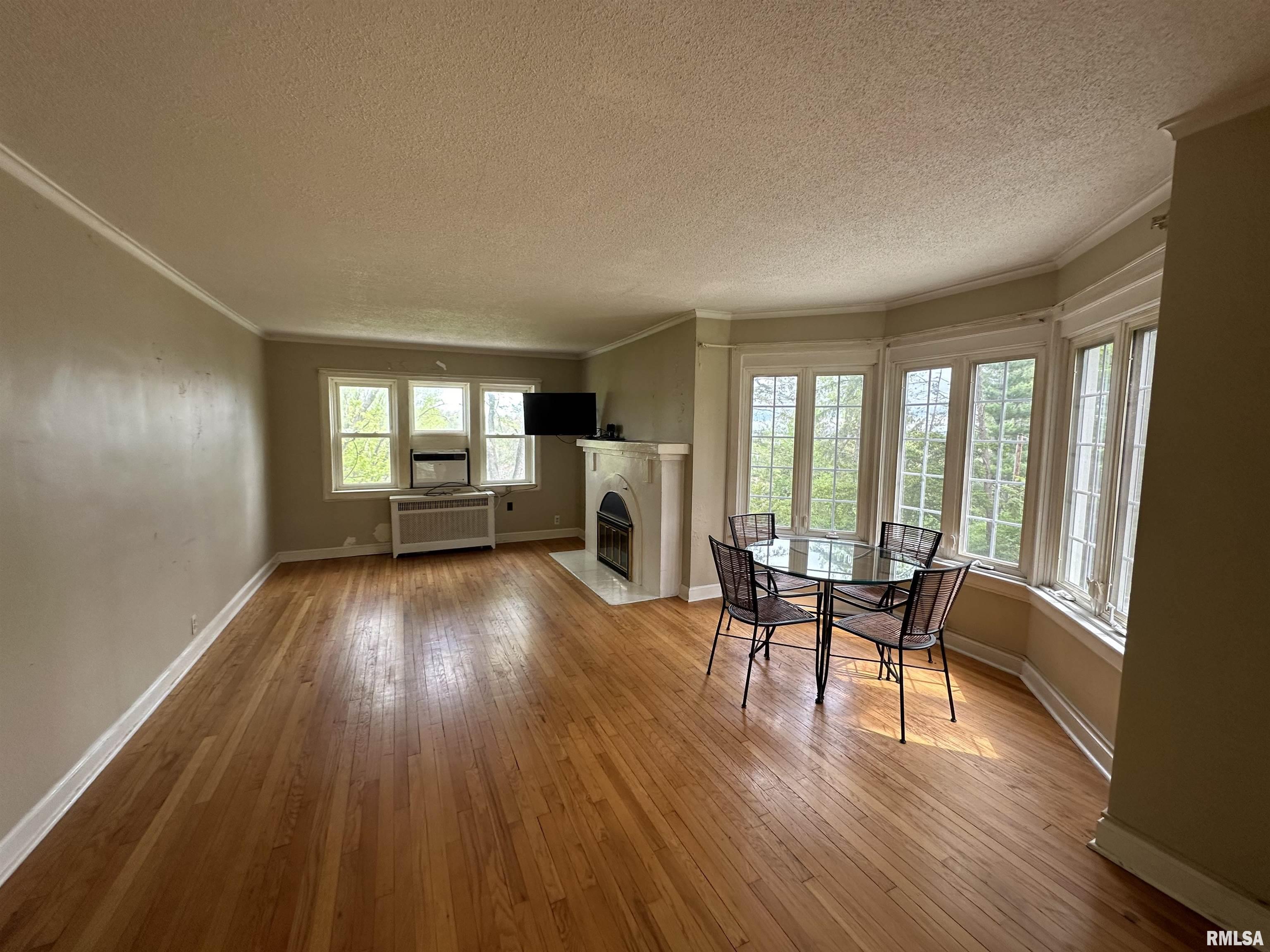 2 Breezy Point Road, Unit 2 Clinton, IA 52732 - Photo 9 of 29 Gallery Image 9