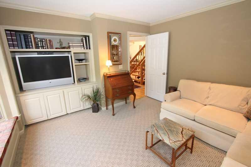 29 Foreside Common Road, Unit 29 Falmouth, ME 04105 - Photo 8 of 35 Den/Family/Great Room.