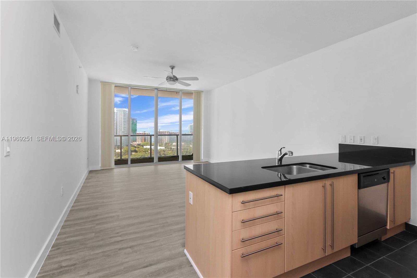 79 Southwest 12th Street, Unit 3002S Miami, FL 33130 - Photo 3 of 22