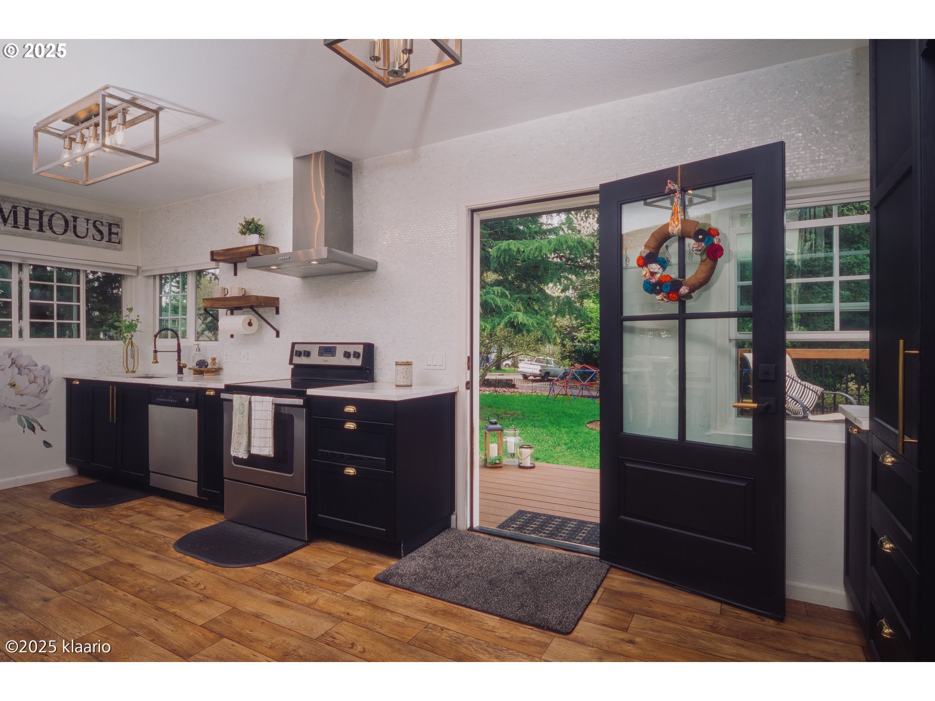 8510 Southwest Cedarcrest Street Portland, OR 97223 - Photo 13 of 48 Gallery Image 13