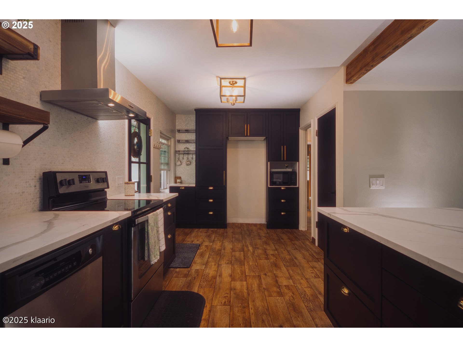 8510 Southwest Cedarcrest Street Portland, OR 97223 - Photo 14 of 48 Gallery Image 14
