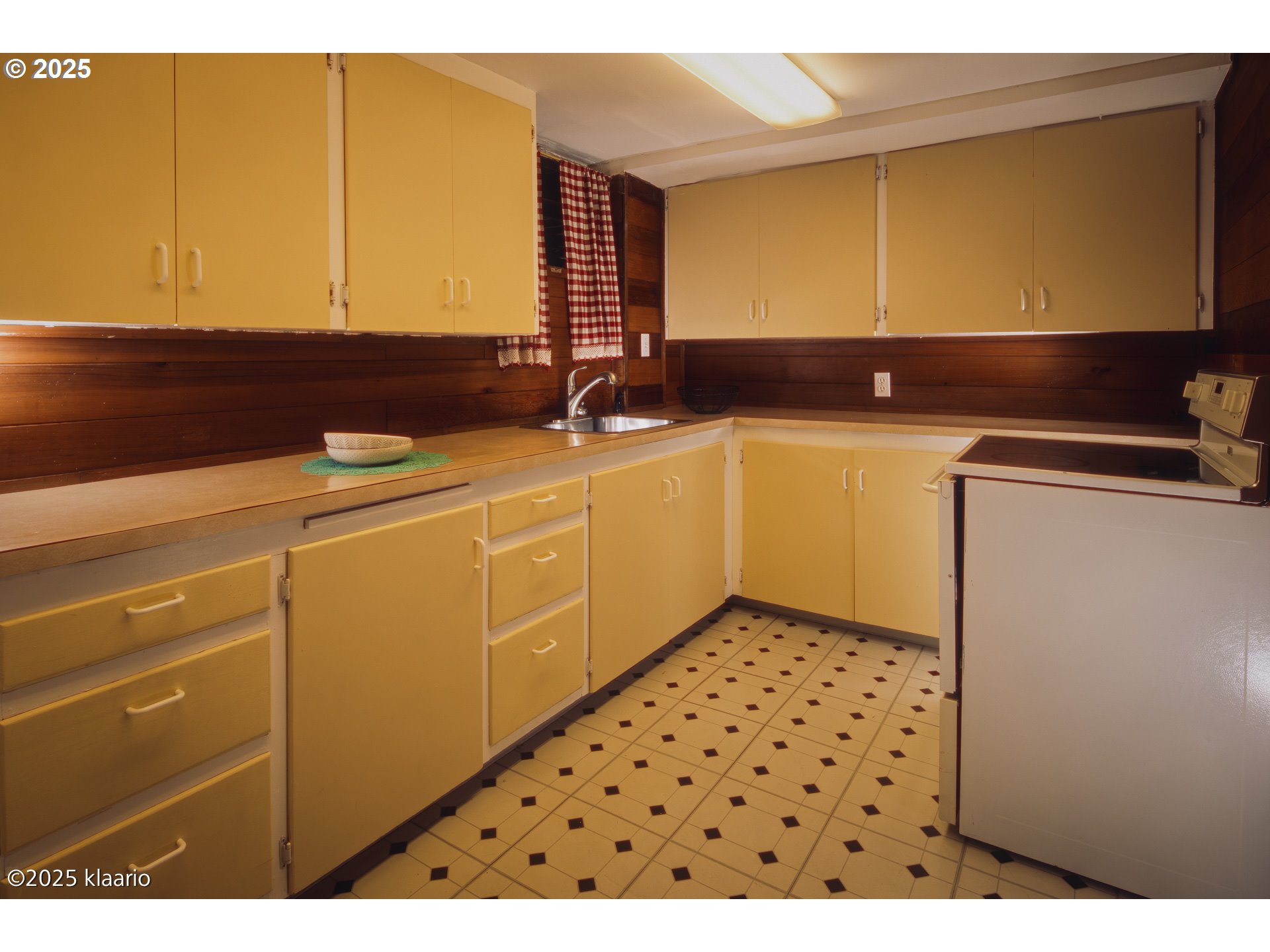 8510 Southwest Cedarcrest Street Portland, OR 97223 - Photo 31 of 48 Gallery Image 31
