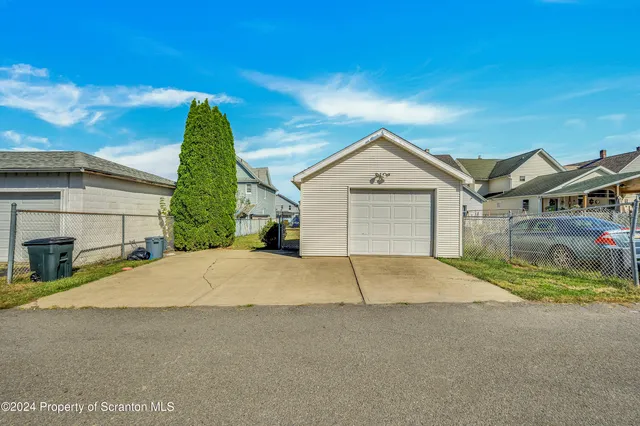 $220,000 | 112 East Taylor Street, Taylor, PA 18517