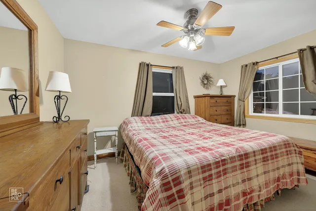 $399,999 | 828 Carlisle Road, Batavia, IL 60510