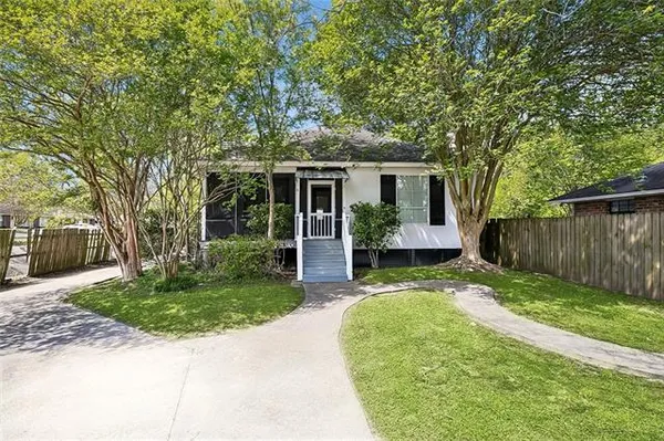 $287,900 | 2442 Brentwood Drive, Baton Rouge, LA 70809