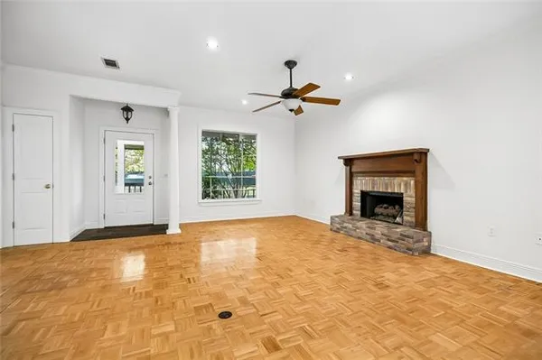 $287,900 | 2442 Brentwood Drive, Baton Rouge, LA 70809
