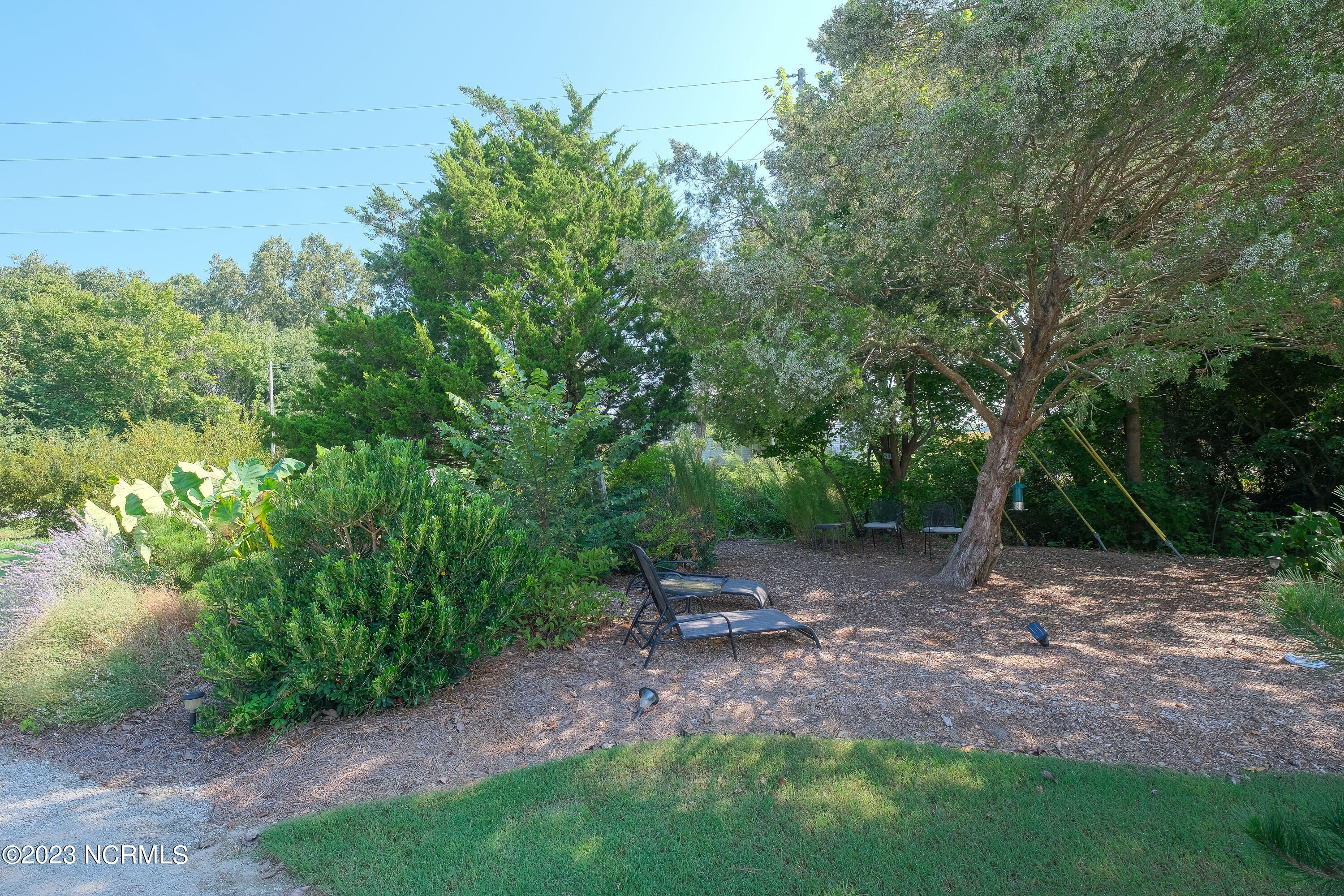 840 Drummonds Point Road Edenton, NC 27932 - Photo 23 of 23 23- side yard sitting area