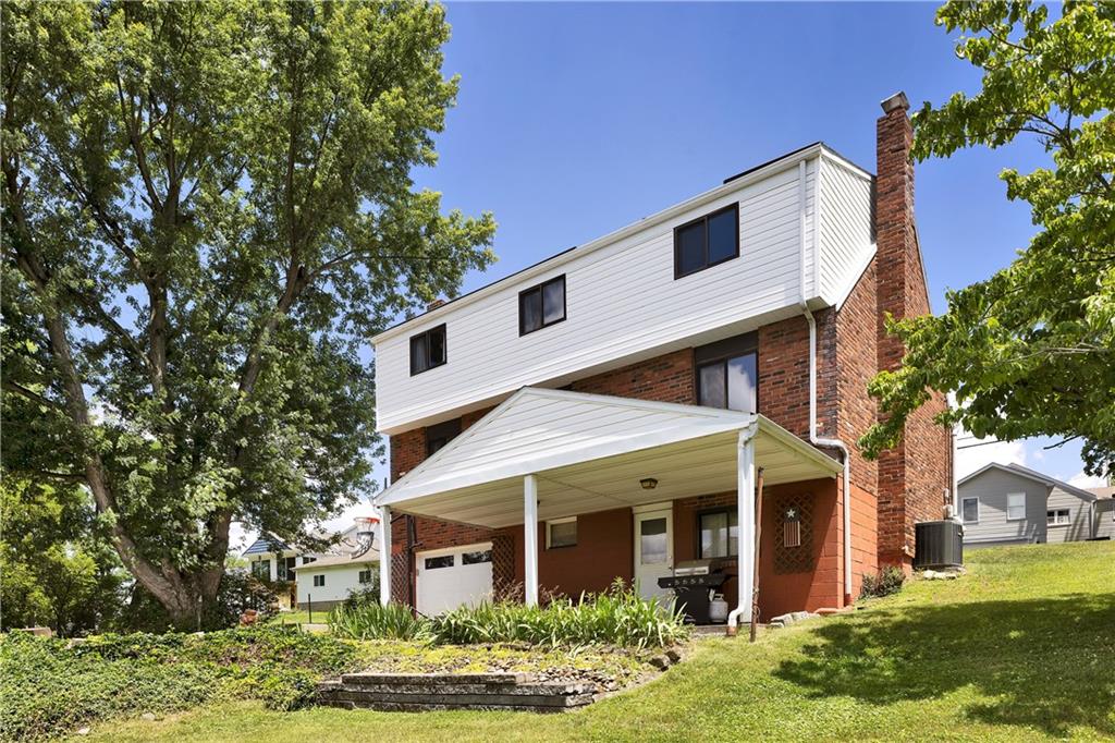 16 Midway Drive McKees Rocks, PA 15136 - Photo 4 of 38