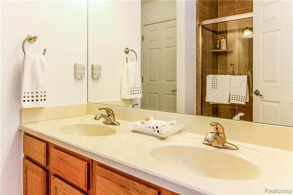 568 Cherry Orchard Road Canton, MI 48188 - Photo 18 of 30