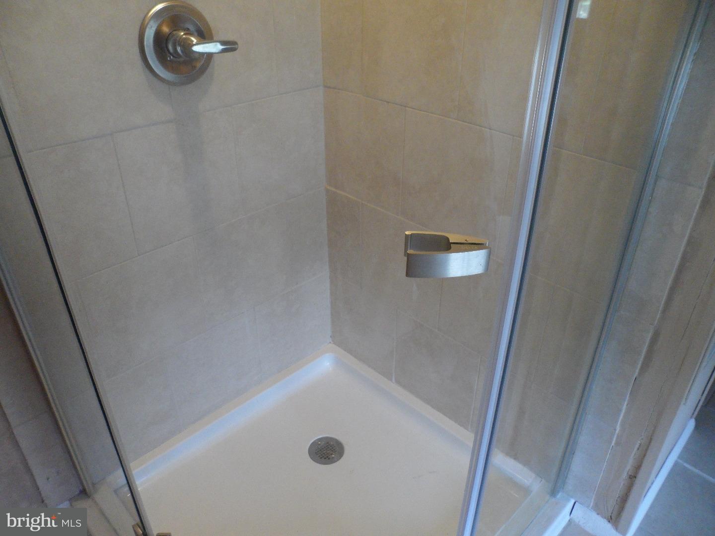 54 Woodbine Road Levittown, PA 19057 - Photo 15 of 24 Gallery Image 15