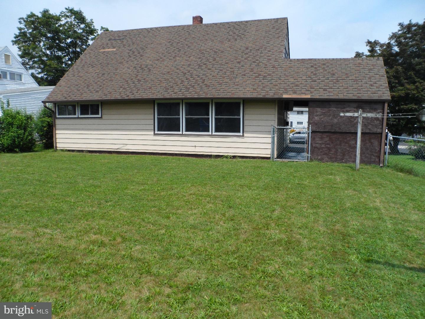 54 Woodbine Road Levittown, PA 19057 - Photo 22 of 24 Gallery Image 22