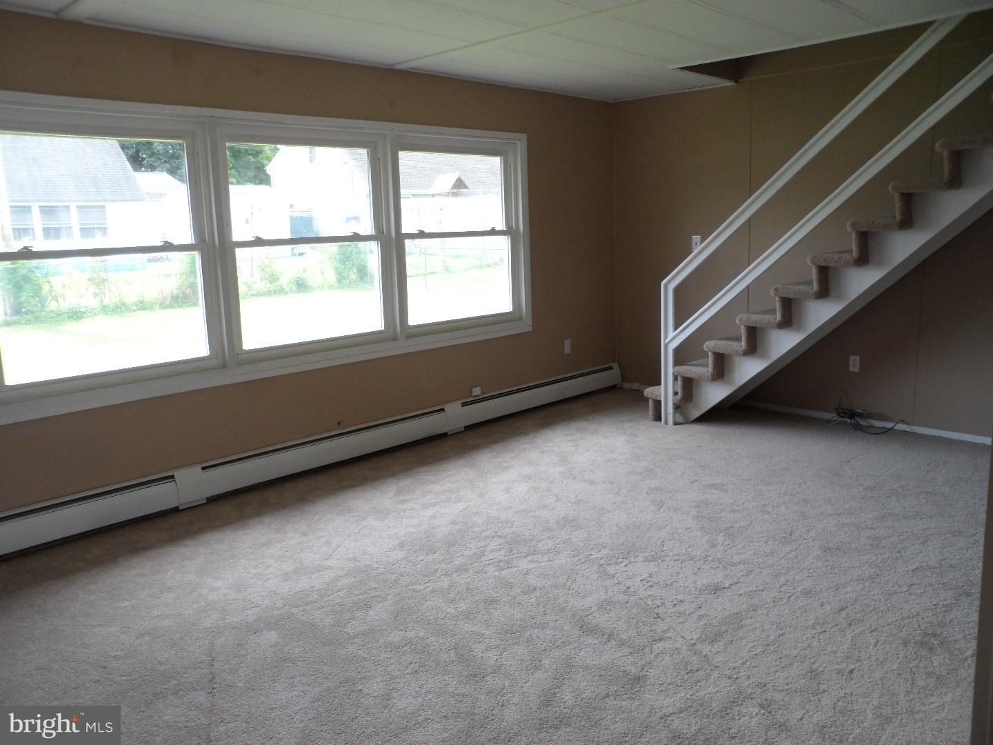 54 Woodbine Road Levittown, PA 19057 - Photo 4 of 24 Gallery Image 4