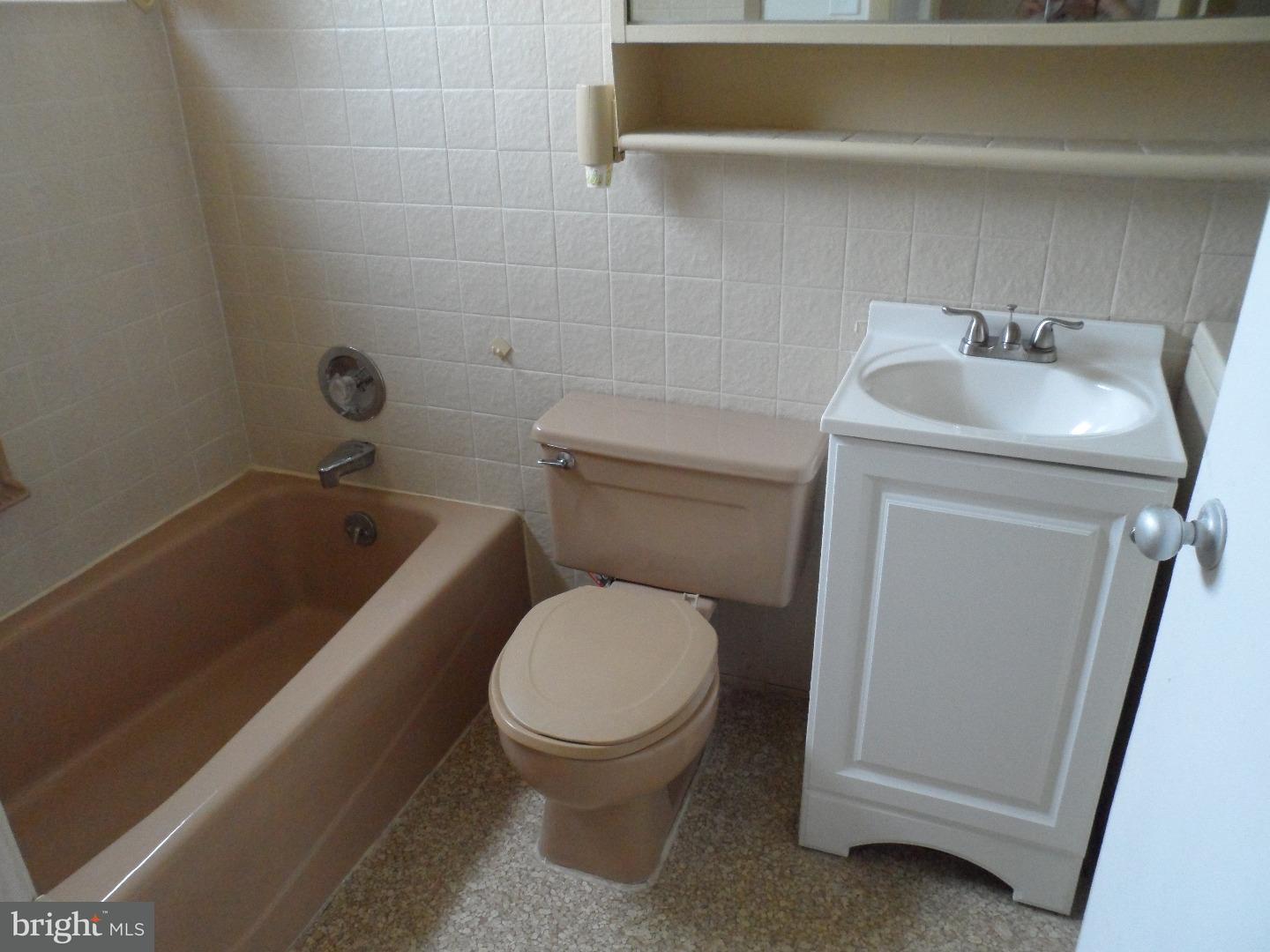54 Woodbine Road Levittown, PA 19057 - Photo 7 of 24 Gallery Image 7