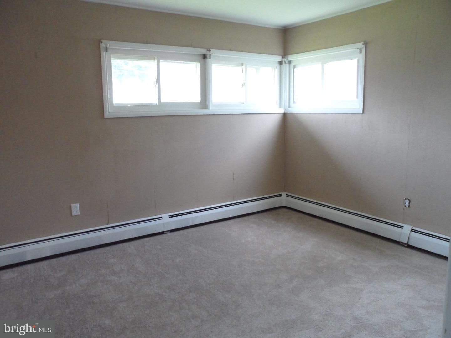 54 Woodbine Road Levittown, PA 19057 - Photo 9 of 24 Gallery Image 9