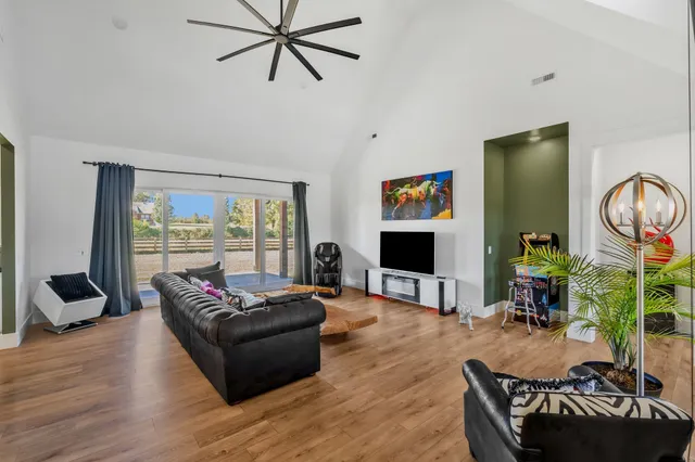 $1,065,000 | 128 Emma Street, Hohenwald, TN 38462