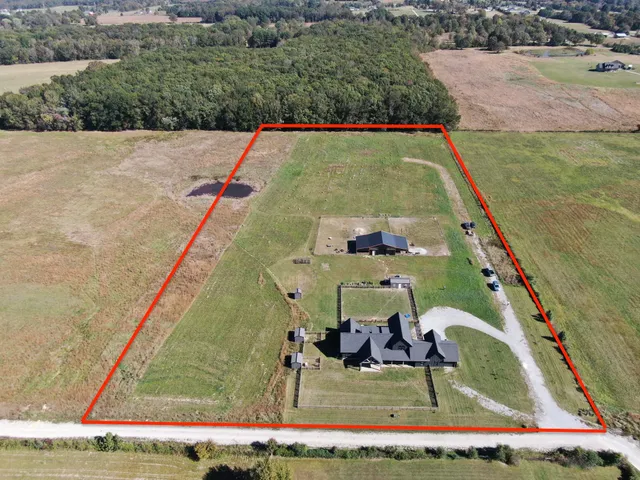 $1,065,000 | 128 Emma Street, Hohenwald, TN 38462