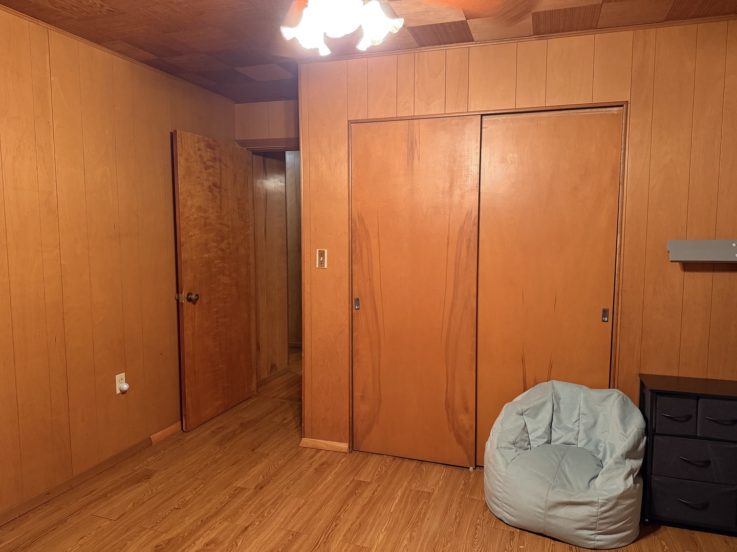205 Kimmel Bridge Road Murphysboro, IL 62966 - Photo 16 of 33 a view of an empty room and wooden floor