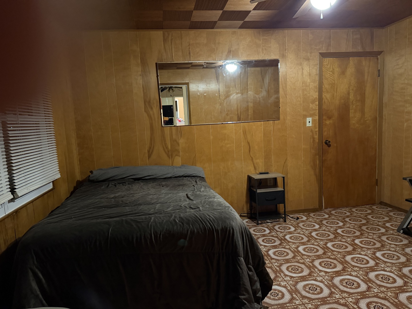 205 Kimmel Bridge Road Murphysboro, IL 62966 - Photo 17 of 33 a bedroom with a bed and a dresser