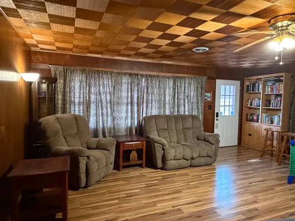 $150,000 | 205 Kimmel Bridge Road, Murphysboro, IL 62966