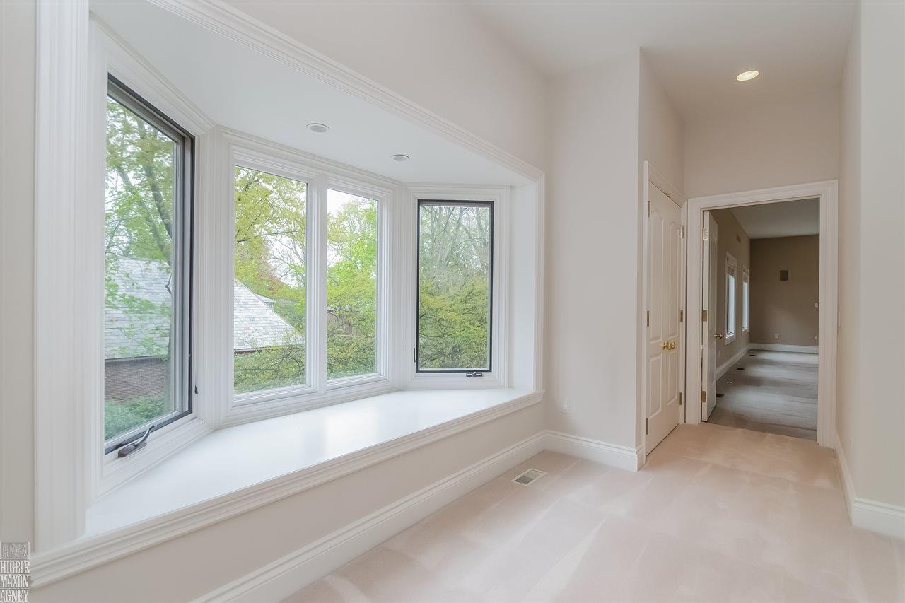 914 Lake Shore Road Grosse Pointe, MI 48236 - Photo 60 of 83 31290716-59.JPG