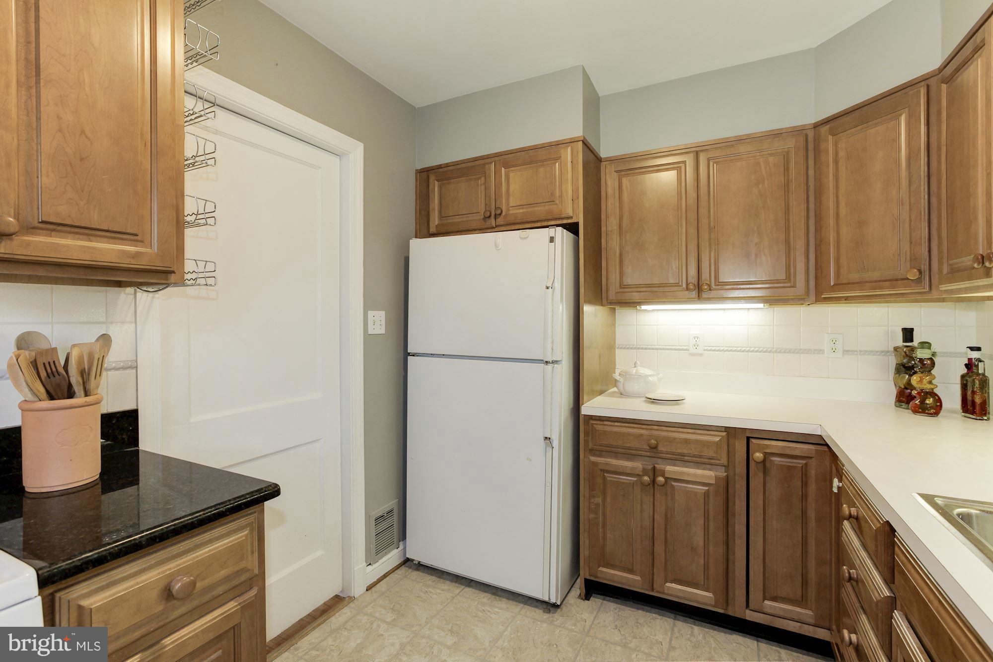 1705 Brisbane Street Silver Spring, MD 20902 - Photo 6 of 27 Kitchen