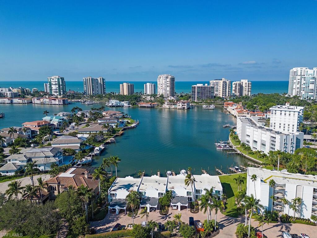 4047 Crayton Road, Unit 4047 Naples, FL 34103 - Photo 21 of 28 Gallery Image 21