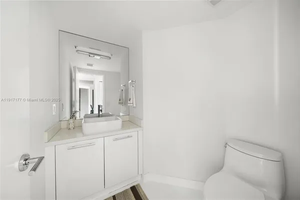 $7,500 | 1000 West Island Boulevard, Unit 2407, Aventura, FL 33160