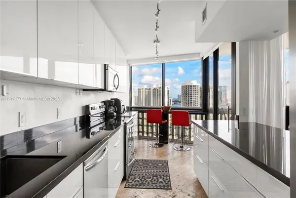 $7,500 | 1000 West Island Boulevard, Unit 2407, Aventura, FL 33160