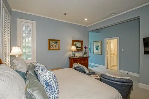 $1,350,000 | 30 Versailles Boulevard, New Orleans, LA 70125