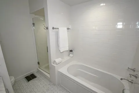 $1,350,000 | 30 Versailles Boulevard, New Orleans, LA 70125