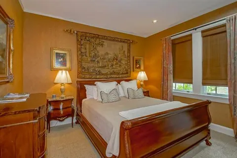 $1,350,000 | 30 Versailles Boulevard, New Orleans, LA 70125