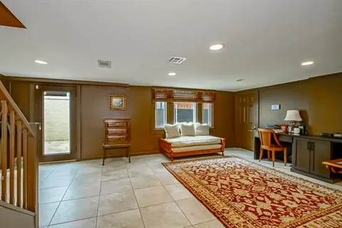 $1,350,000 | 30 Versailles Boulevard, New Orleans, LA 70125