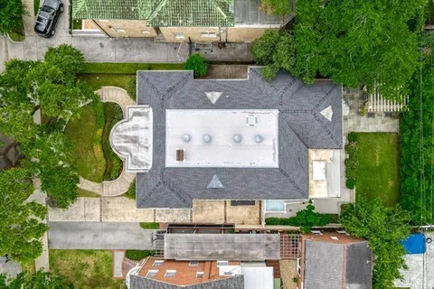 $1,350,000 | 30 Versailles Boulevard, New Orleans, LA 70125