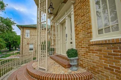 $1,350,000 | 30 Versailles Boulevard, New Orleans, LA 70125