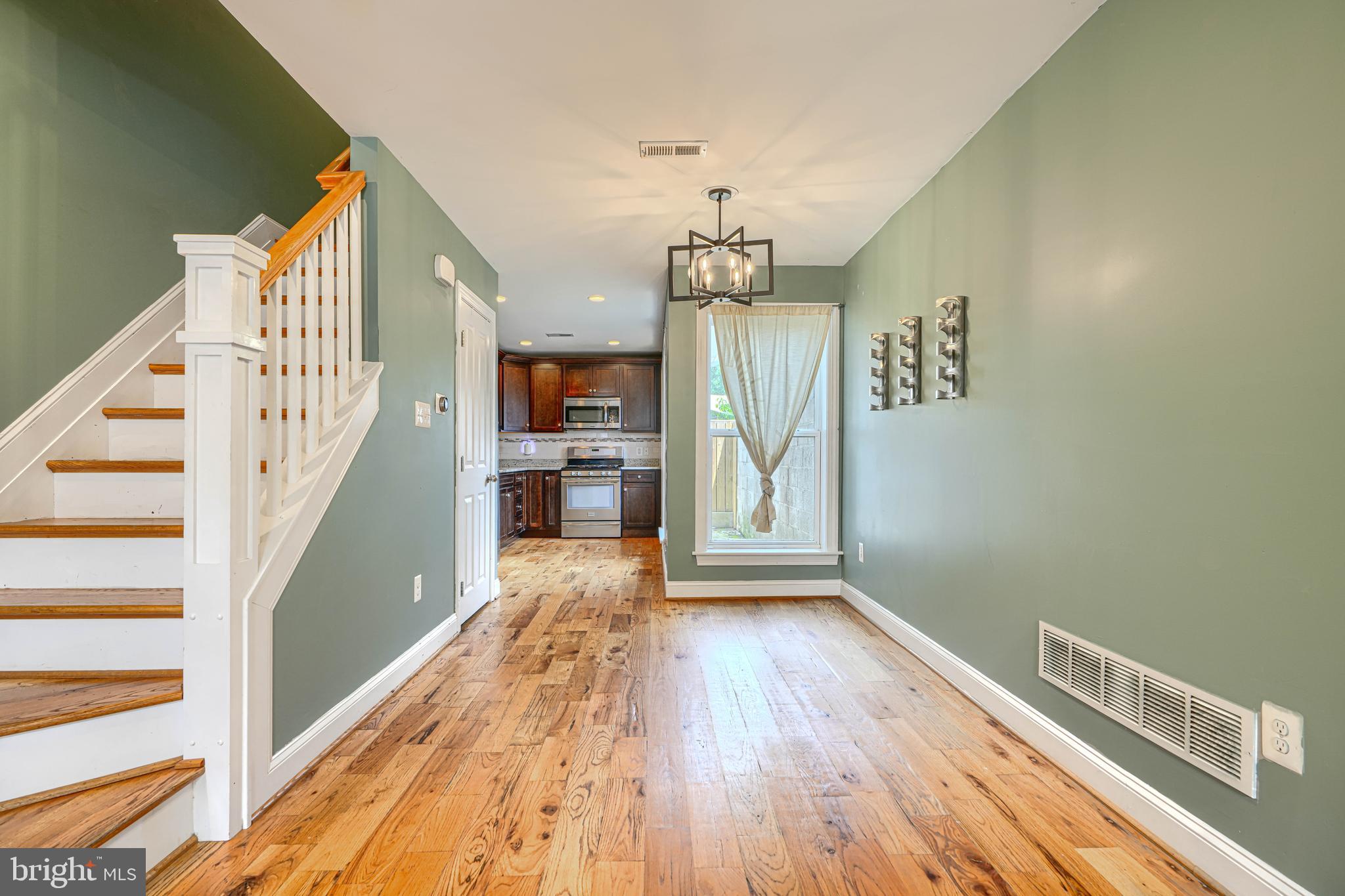 325 South Regester Street Baltimore, MD 21231 - Photo 6 of 41