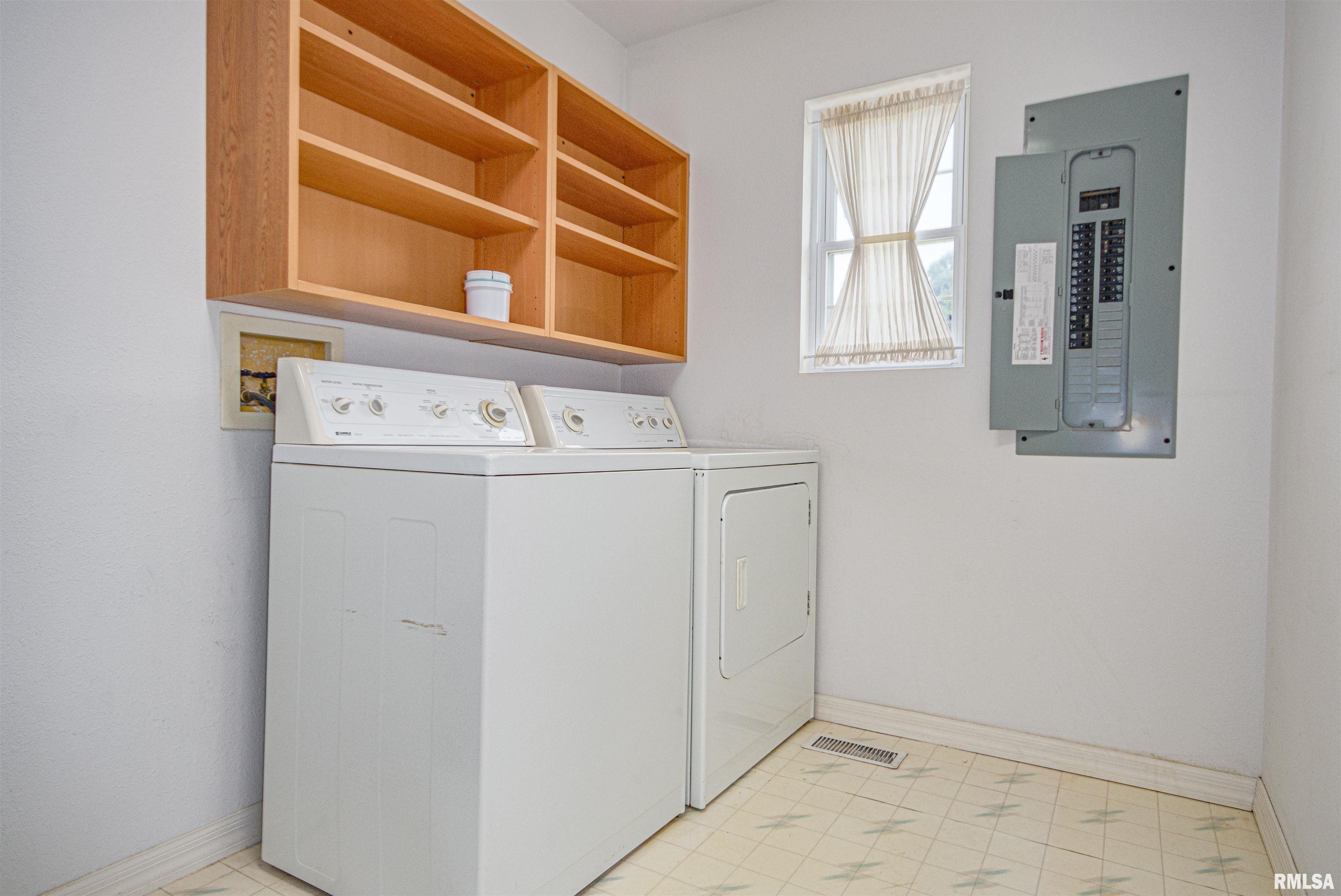 111 Hawthorn Estates Salem, IL 62881 - Photo 12 of 17