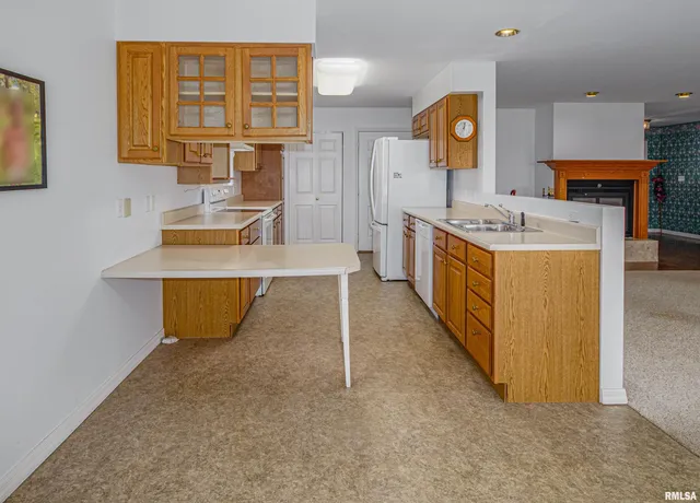 $292,000 | 111 Hawthorn Estates, Salem, IL 62881