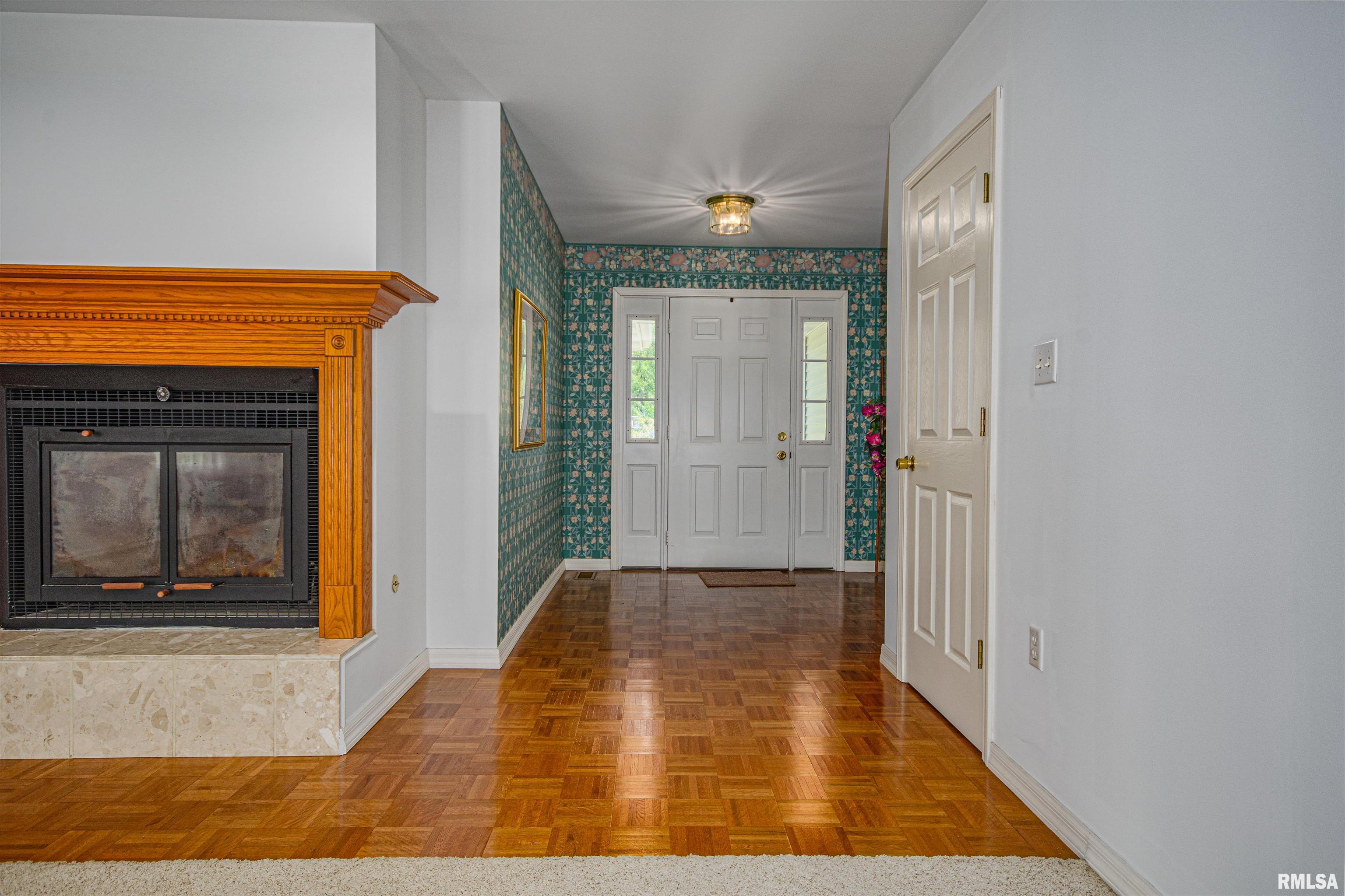 111 Hawthorn Estates Salem, IL 62881 - Photo 8 of 17