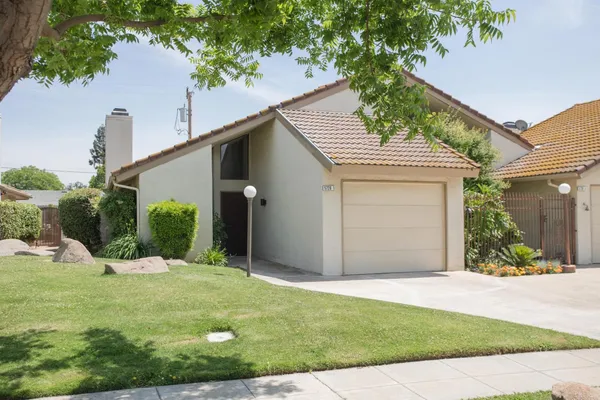 $289,900 | 5728 North Monte Avenue, Unit 1, Fresno, CA 93711