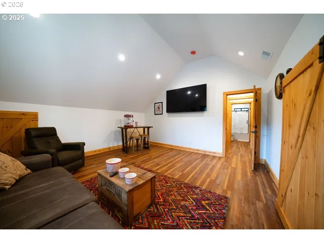 $979,900 | 36760 Upper Nestucca River Road, Beaver, OR 97108