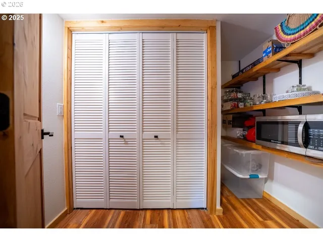 $979,900 | 36760 Upper Nestucca River Road, Beaver, OR 97108