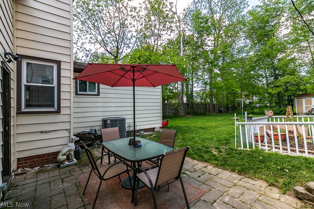 5199 Mayview Road Cleveland, OH 44124 - Photo 3 of 30