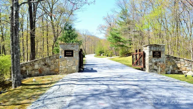 a view of a outdoor space