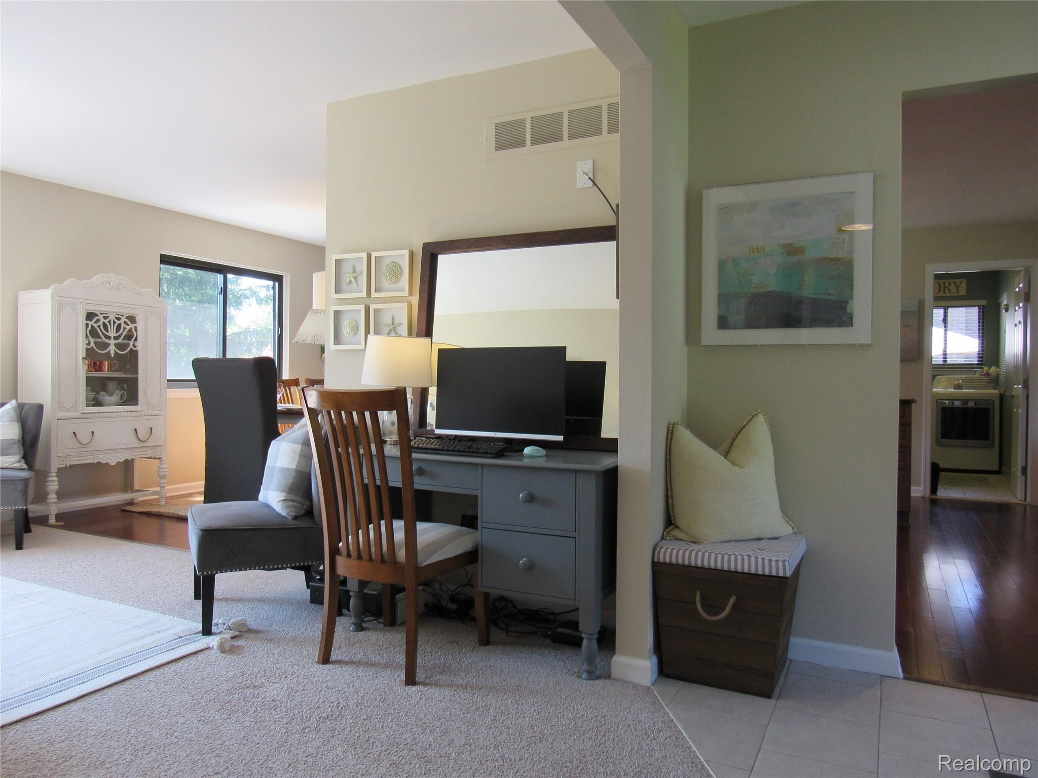 36228 Smithfield Road Farmington, MI 48335 - Photo 23 of 67 IMG_1082.JPG