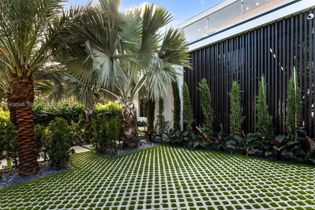 $13,900,000 | 13000 North Bayshore Drive, North Miami, FL 33181